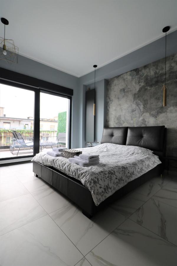 Deluxe Skyline Retreat Studio - Old Town 布加勒斯特 外观 照片